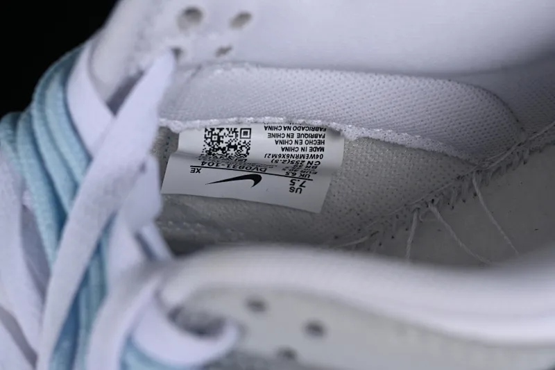 All categories Nk SB Dunk series Nk SB Dunk Low Low-top sneakers Nk Dunk Low Graffiti deconstruction style Casual diary Gradient splash letters SB strap low-top casual sneakers DV0831-104